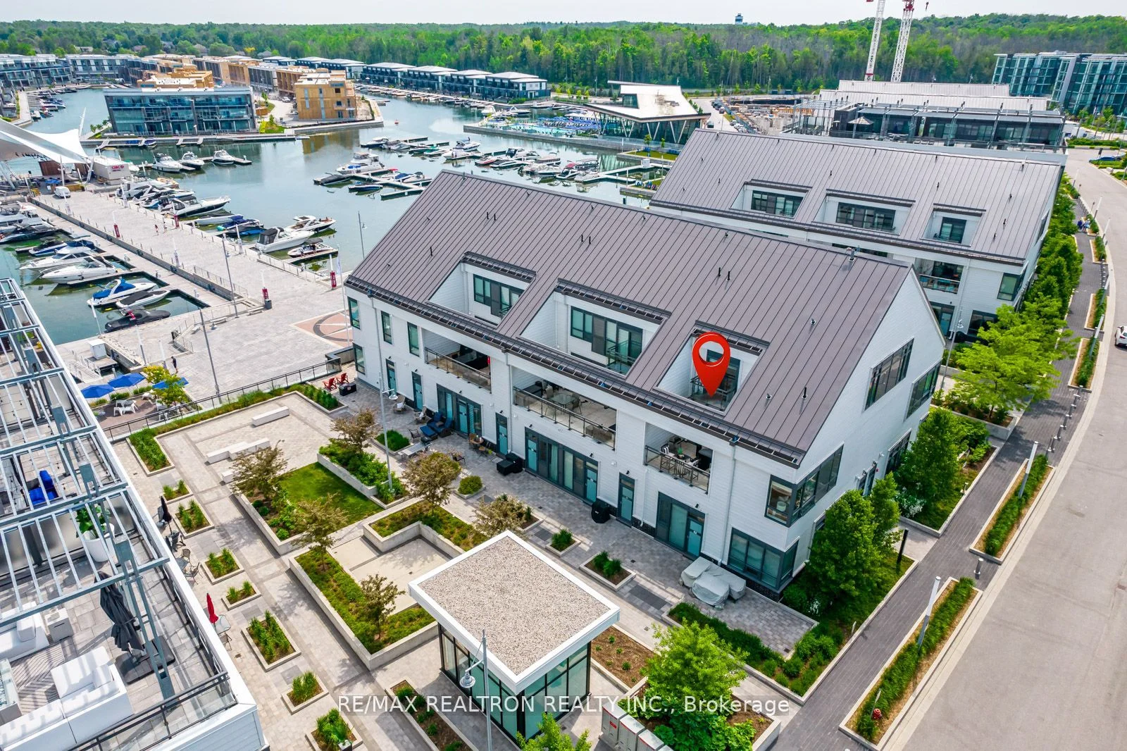 Condo Townhouse in Innisfil