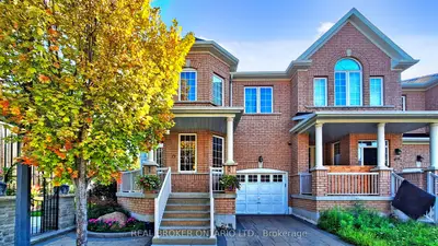 Att/Row/Townhouse in Markham