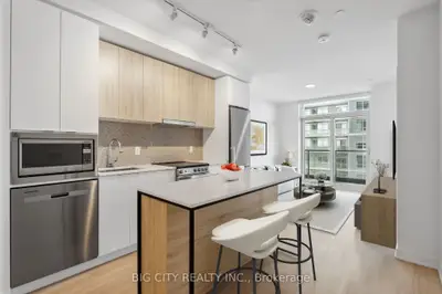 Condo Apartment in Vaughan