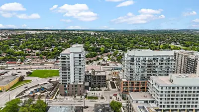 Condo Apartment in Newmarket