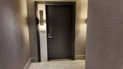 Condo Apartment in Vaughan