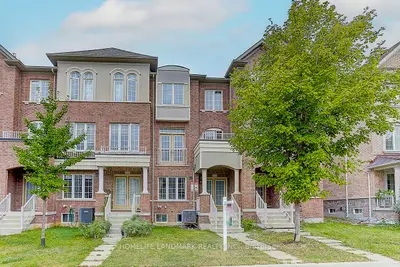 Att/Row/Townhouse in Markham