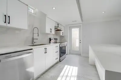 Lower Level in Georgina