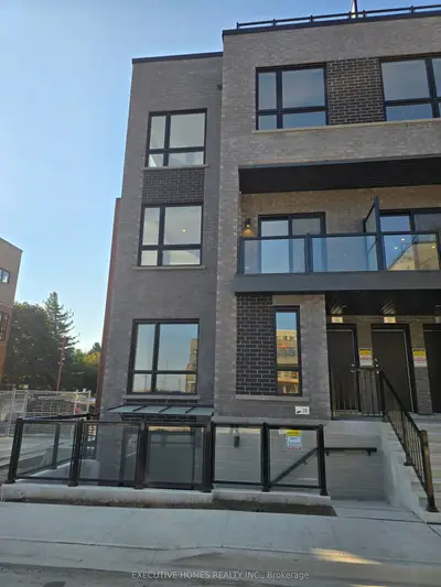 Condo Apartment in Newmarket