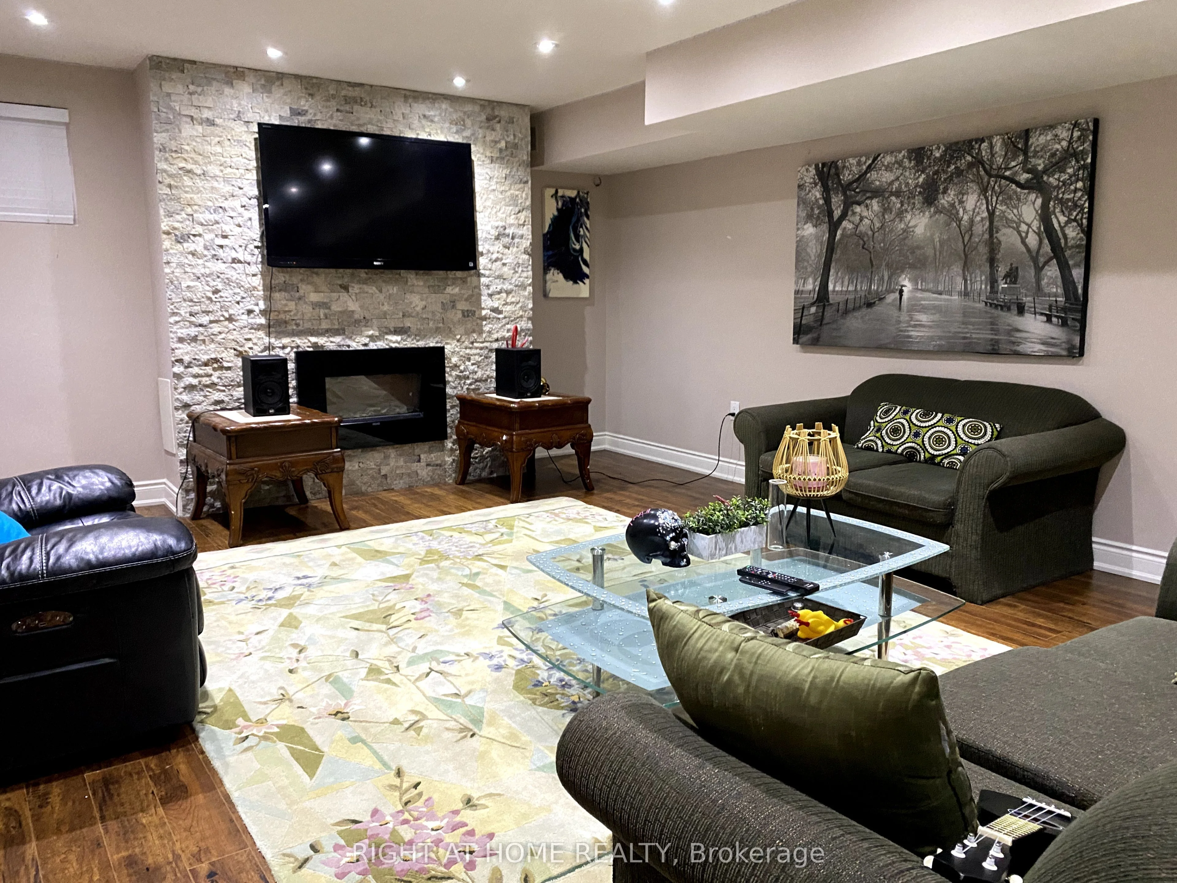 145 Elgin Mills Road W Lower, Richmond Hill, On L4c 4m1