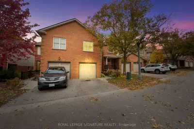 Condo Townhouse in Aurora