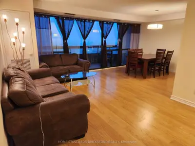 Condo Apartment in Markham