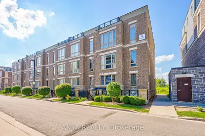 Condo Townhouse in Markham