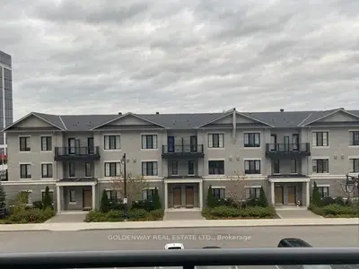 Condo Apartment in Richmond Hill