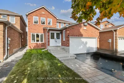 Detached in Vaughan