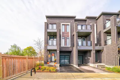 Att/Row/Townhouse in Vaughan