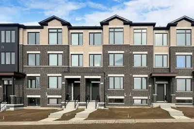 Att/Row/Townhouse in Vaughan