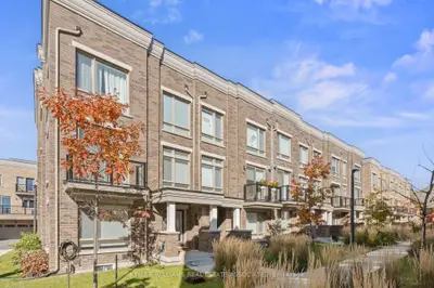 Att/Row/Townhouse in Whitchurch-Stouffville