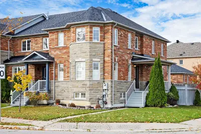 Att/Row/Townhouse in Vaughan