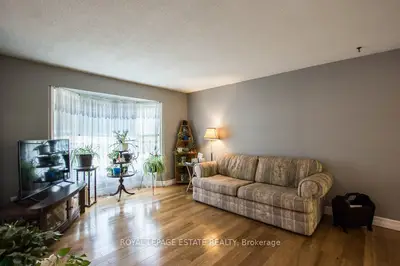 Detached in Essa