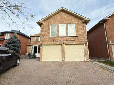 Detached in Richmond Hill