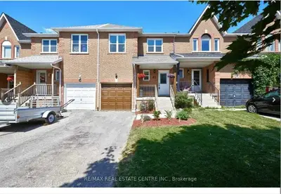 Att/Row/Townhouse in Barrie