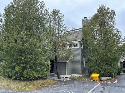 200 Escarpment Crescent 10, Collingwood, On L9y 5b4