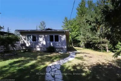 Detached in Wasaga Beach