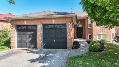 Detached in Orillia
