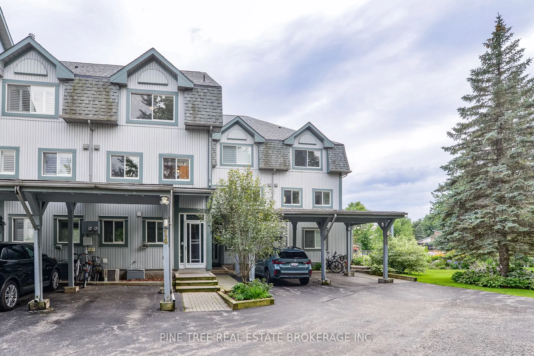 Condo Townhouse in Ramara
