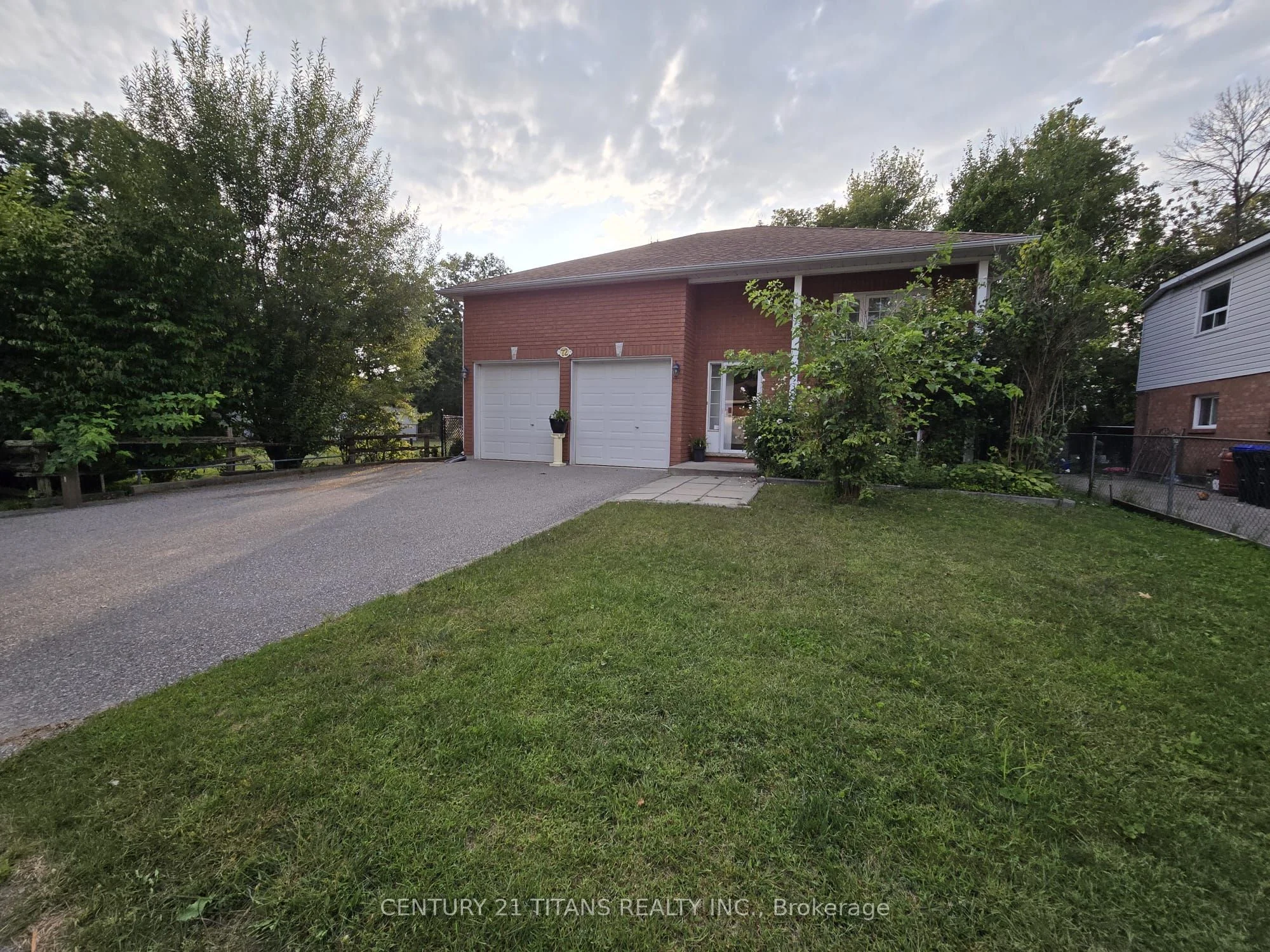 Detached in Wasaga Beach