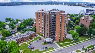 Condo Apartment in Barrie