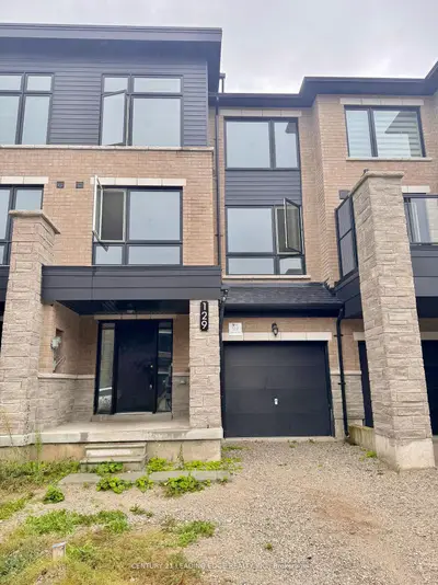 Att/Row/Townhouse in Barrie