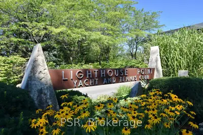 Common Element Condo in Collingwood