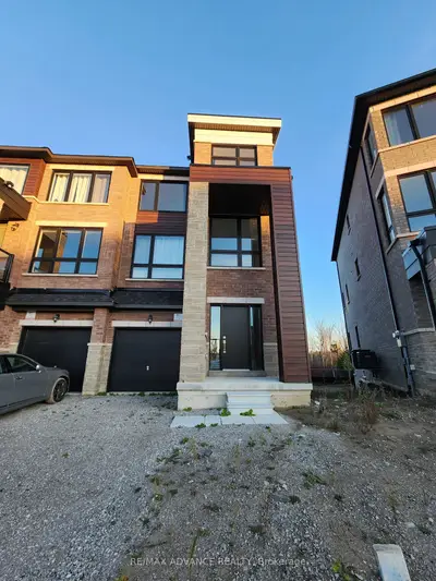 Att/Row/Townhouse in Barrie