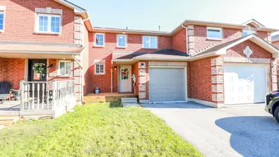 Att/Row/Townhouse in Barrie