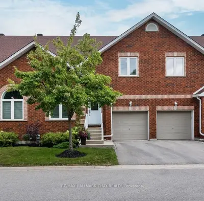 Condo Townhouse in Barrie
