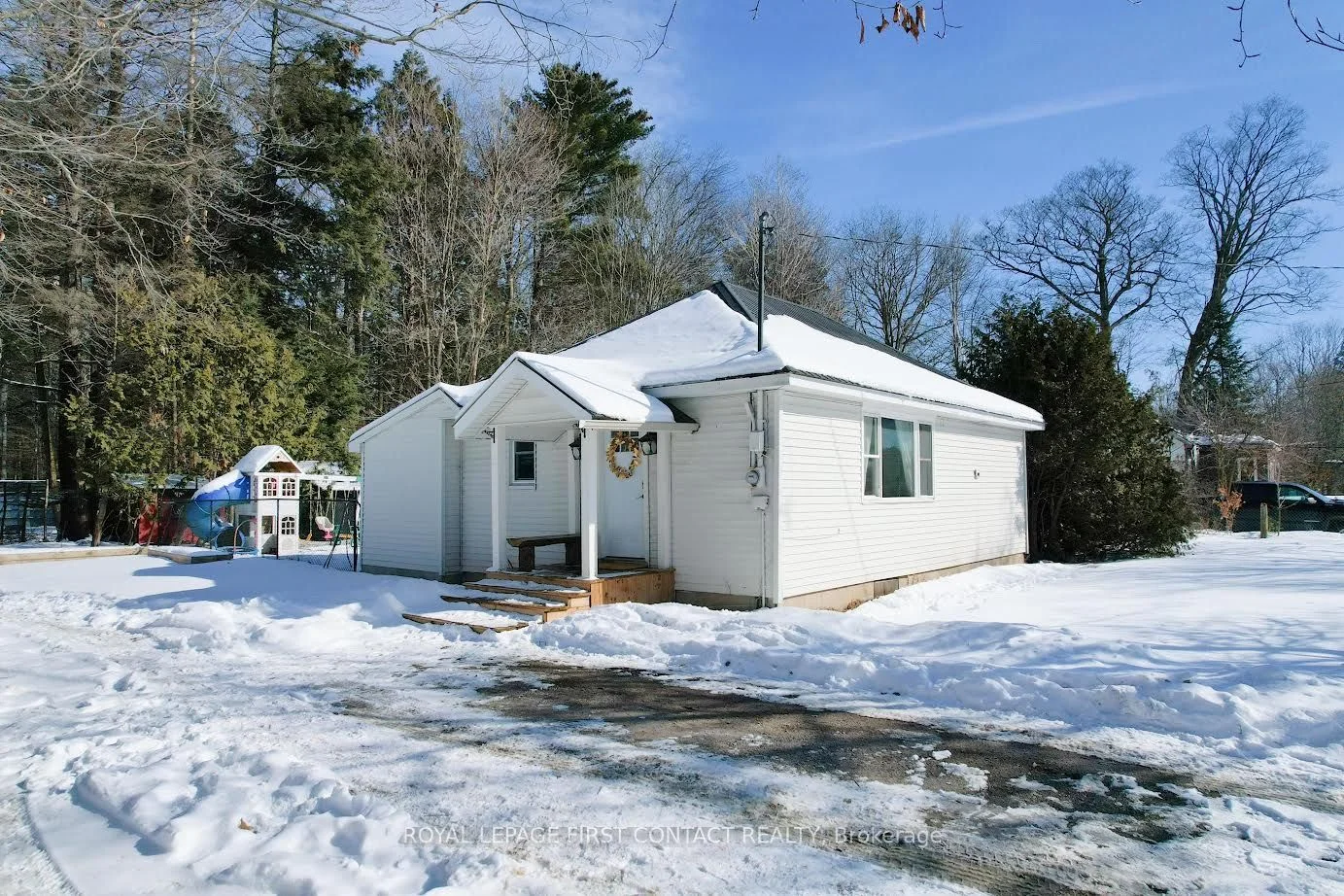 Detached in Severn