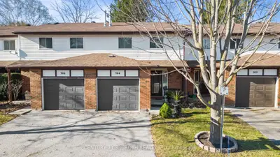 Condo Townhouse in Clearview