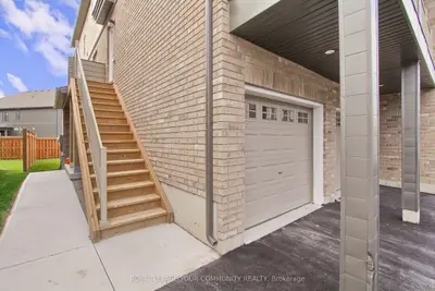 Condo Townhouse in Barrie