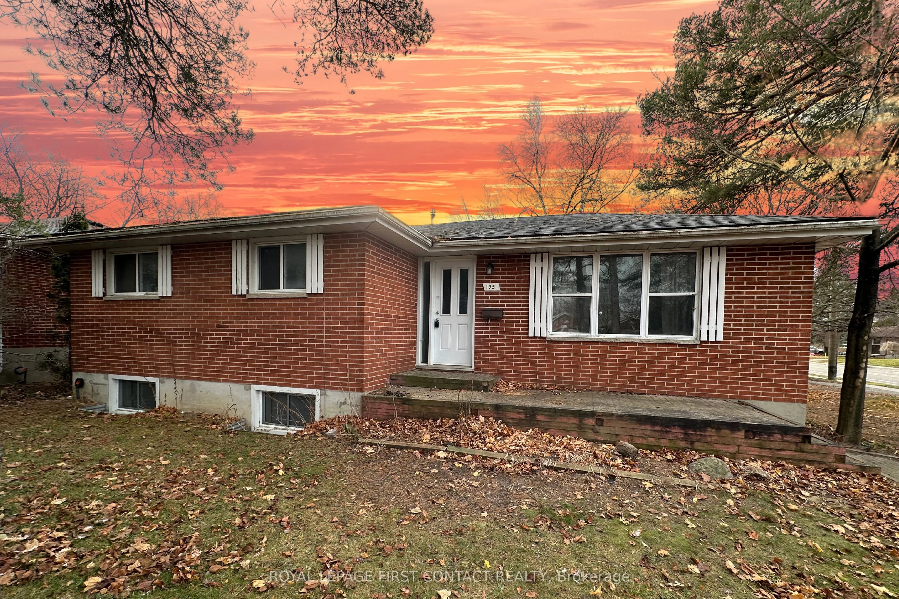 195 Steel Street App #1, Barrie, On L4m 2g8