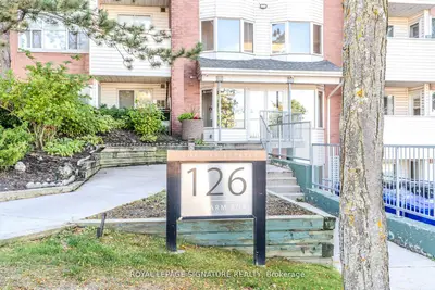 Condo Apartment in Barrie