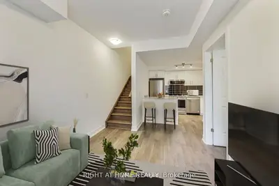 Condo Townhouse in Mississauga