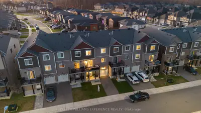 Att/Row/Townhouse in Barrie
