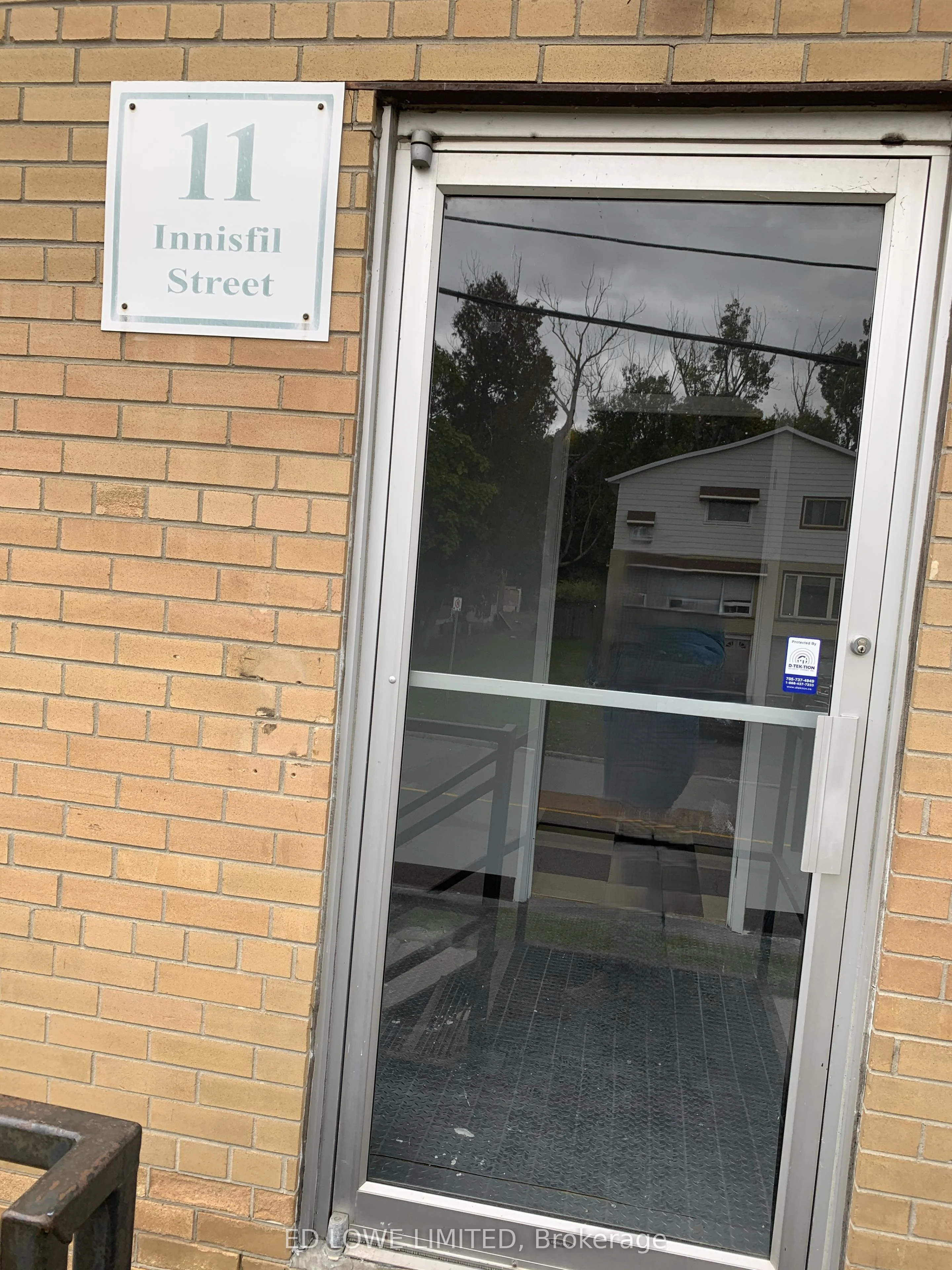 11 Innisfil Street 940, Barrie, On L4n 6s7