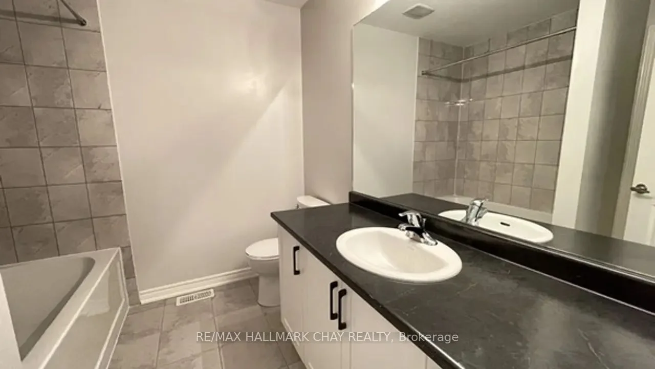 7 Churchlea Mews, Orillia, ON L3V 8K9