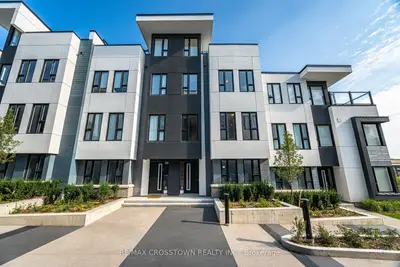 Att/Row/Townhouse in Orillia