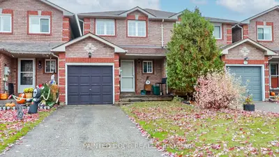 Att/Row/Townhouse in Barrie