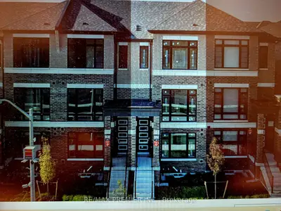 Att/Row/Townhouse in Barrie