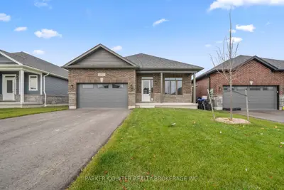 Detached in Springwater