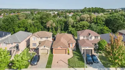 Detached in Barrie