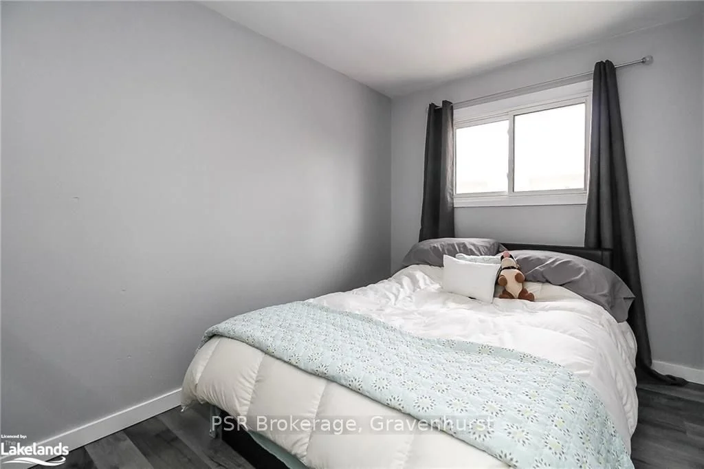 657 OAK Street, Collingwood, ON L9Y 2Z7
