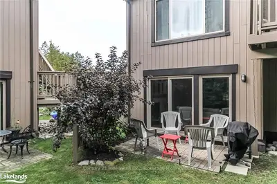 27 Dawson Drive 140, Collingwood, On L9y 5b4