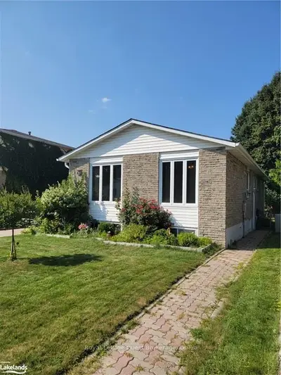 Detached in Barrie
