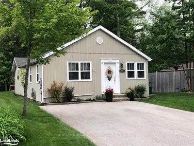 48 49th Street N, Wasaga Beach, On L9z 1y1